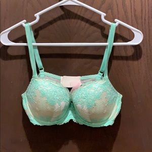 Mint & white lace detail bra. Size 36 C